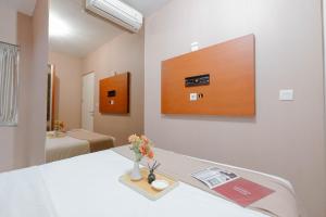 Modern 2BR Apartment for 4 Pax at Springlake Summarecon By Travelio