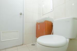 Modern 2BR Apartment for 4 Pax at Springlake Summarecon By Travelio