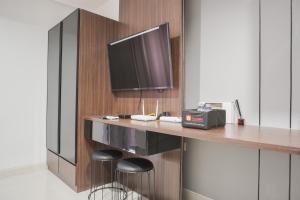 Nice and Comfort Studio at West Vista Apartment By Travelio