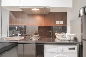 Nice and Comfort Studio at West Vista Apartment By Travelio