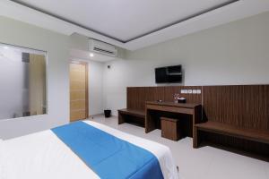Sans Hotel Rumah Kita Daan Mogot by RedDoorz