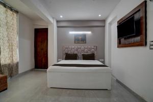 Highway Townhouse