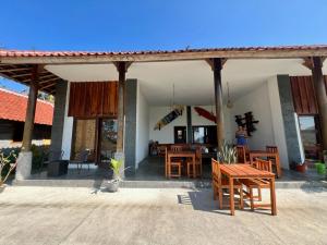 Are Guling Beach Bungalows