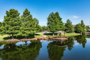 Amazing family townhouse minutes from the parks