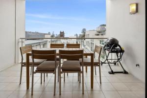 Surfers Paradise, Manly Beach I90