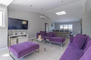 Swan Lake View House