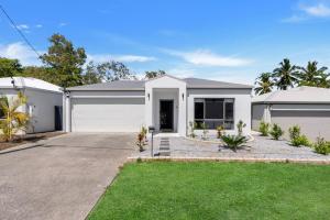 Belle Escapes Sea Bon