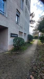 Chazy pres de la cité de lespace