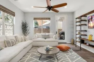 GOODE HOMES Luxury Villa with Community Pool and Spa - Stevenson Ranch