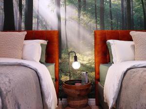 Brizzys Garden Luxe Retreat Great Location!