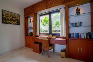 Lawira Beachfront Villa Lovina