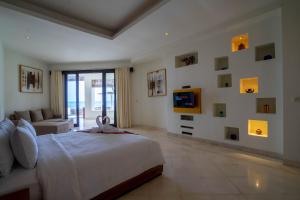 Lawira Beachfront Villa Lovina