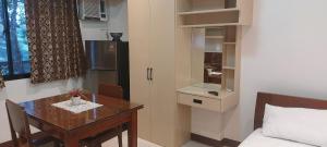 Le Chateau Residences