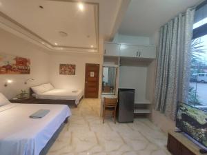 Le Chateau Residences