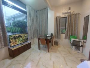 Le Chateau Residences