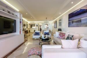 Frontline luxury ground floor apartment