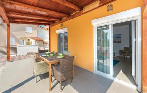 3 Bedroom Nice Home In Razanj 