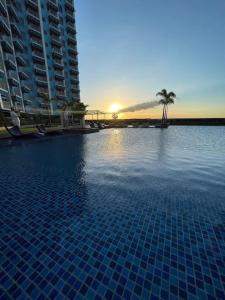 Luxury 1BR beside Okada Manila