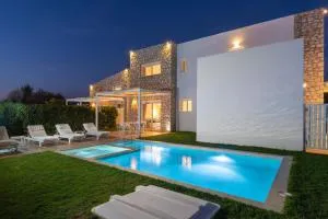 OSSIANO POOL VILLAS, Heating Pool, 2 min drive to Haraki Beach & 10 to Lindos - Haraki