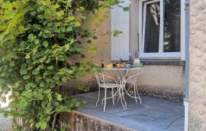 Maisons de vacances 4 Bedroom Beautiful Home In Chamaret : photos des chambres
