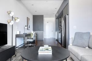 Hollywood 1br w pool gym nr Santa Monica Blvd LAX-904