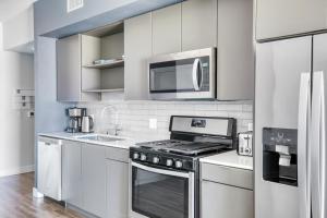 Hollywood 1br w pool gym nr Santa Monica Blvd LAX-904