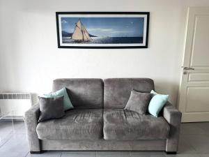 Appartements Appartement avec vue imprenable sur la mer, terrasse et piscine : photos des chambres