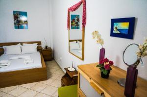 Budget Double Room room in Fira Central Apartment with View