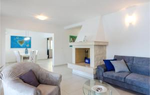 Lovely Apartment In Prizba With Wifi 