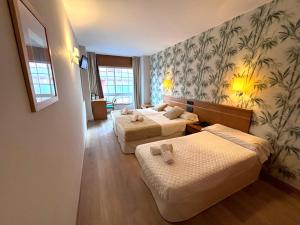 Triple Room with City View room in Atalaya I