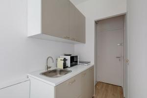 Bluestay 806 - Superb studio