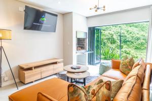 Sunbird - Walk To Beach - In Town - Fast Wifi