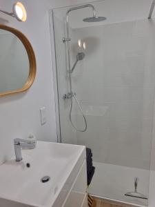 RDC au bord des falaises