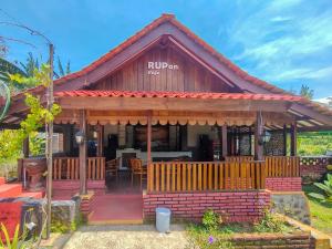 RedDoorz near Stasiun Banyuwangi Kota