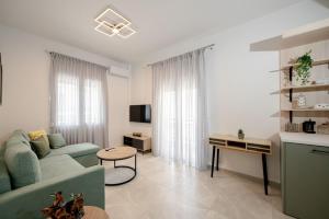 Minimal Chic Retreat Suite