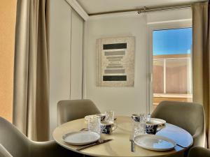 Penthouse Mc & Sea View -parking