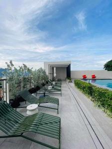 THE MEDIAN condominium near IT park