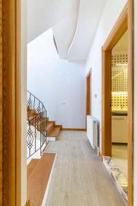 Luxurious Villa with Pool and Great Garden