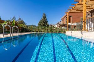 Luxurious Villa with Pool and Great Garden