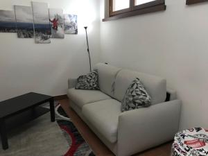 Monolocale con Divano-Letto