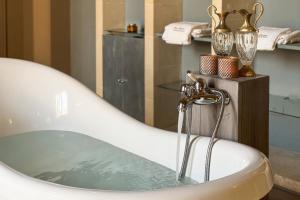 Maison Boutique At Viviana