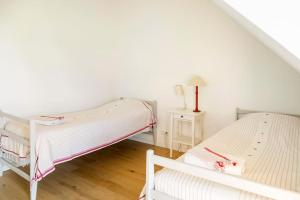Maisons de vacances Country house, heated pool, nordic bath and great views : photos des chambres