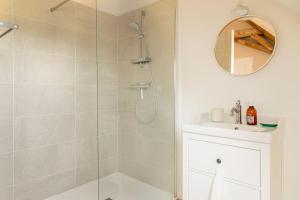 Maisons de vacances Country house, heated pool, nordic bath and great views : photos des chambres