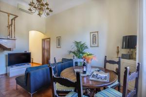 Oltrarno Tasso Apartment in Florence