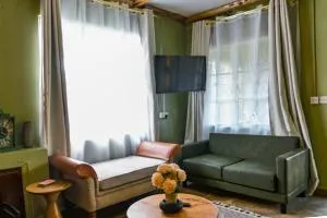 Kitanda Msituni - Maua