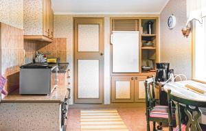 1 Bedroom Amazing Apartment In Vetlanda