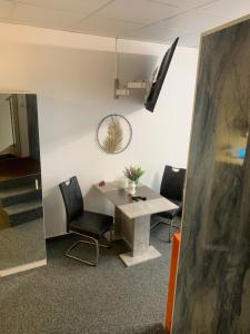 Best Preis City Apartment Stadtzentrum Wittenberge Modernes Ambiente max 2 Personen Einzelbetten voll ausgestattet mit Prime und WLAN