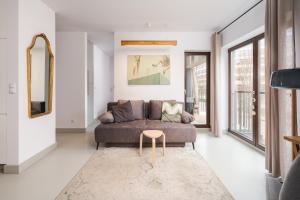 Tolkiena Charming Apartment by BookingHost