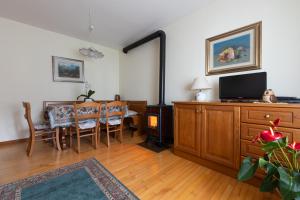 Dolomites Apartment Finestra sul Civetta