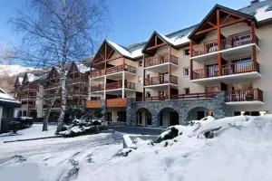 St Lary centre 4 à 6 personnes piscine vue montagne - Cadeilhan-Trachère